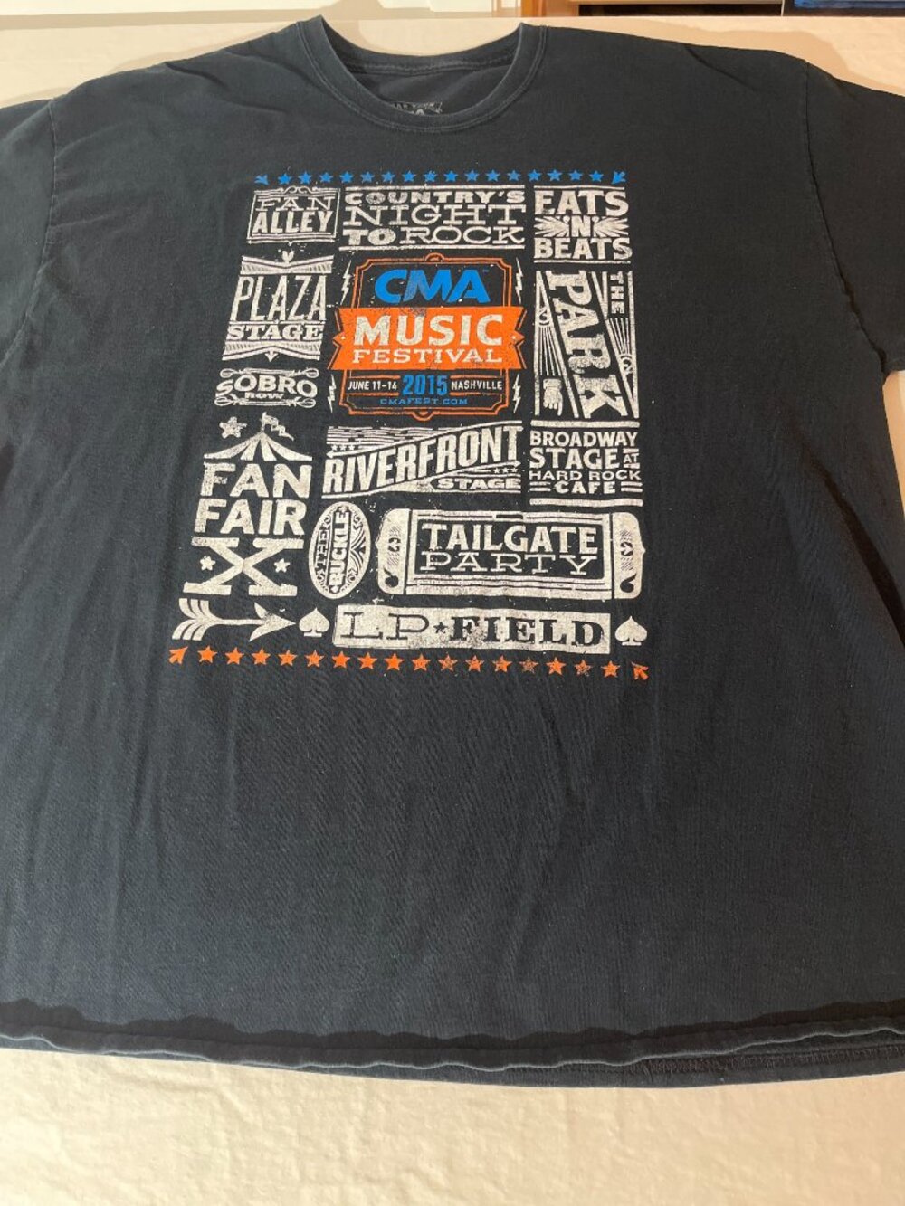 Official 2015 CMA Music Festival souvenir graphic t-shirt - 2XL